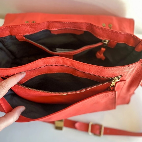 PS1 Medium in Coral - Picture 5 of 10